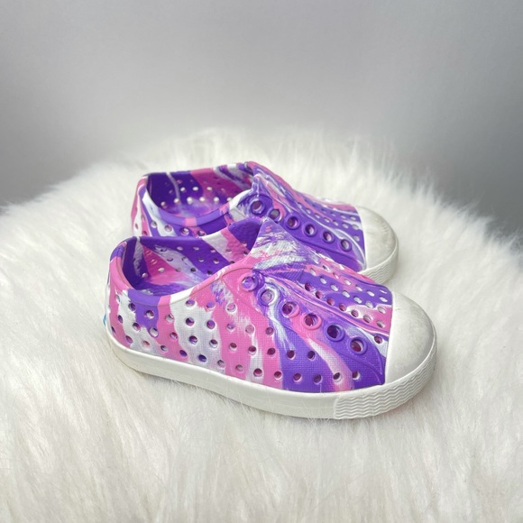 Native Shoes Other - NATIVE Toddler Girls Pink & Purple Swirl Shoes